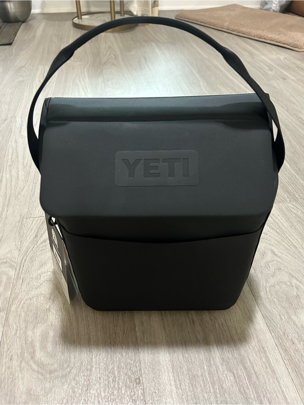 YETI Daytrip 6L insulated Lunch Bag black NWT
Retail $85